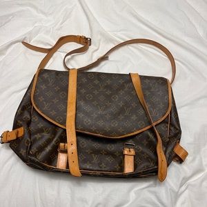 Louis Vuitton Saumur 43 shoulder bag